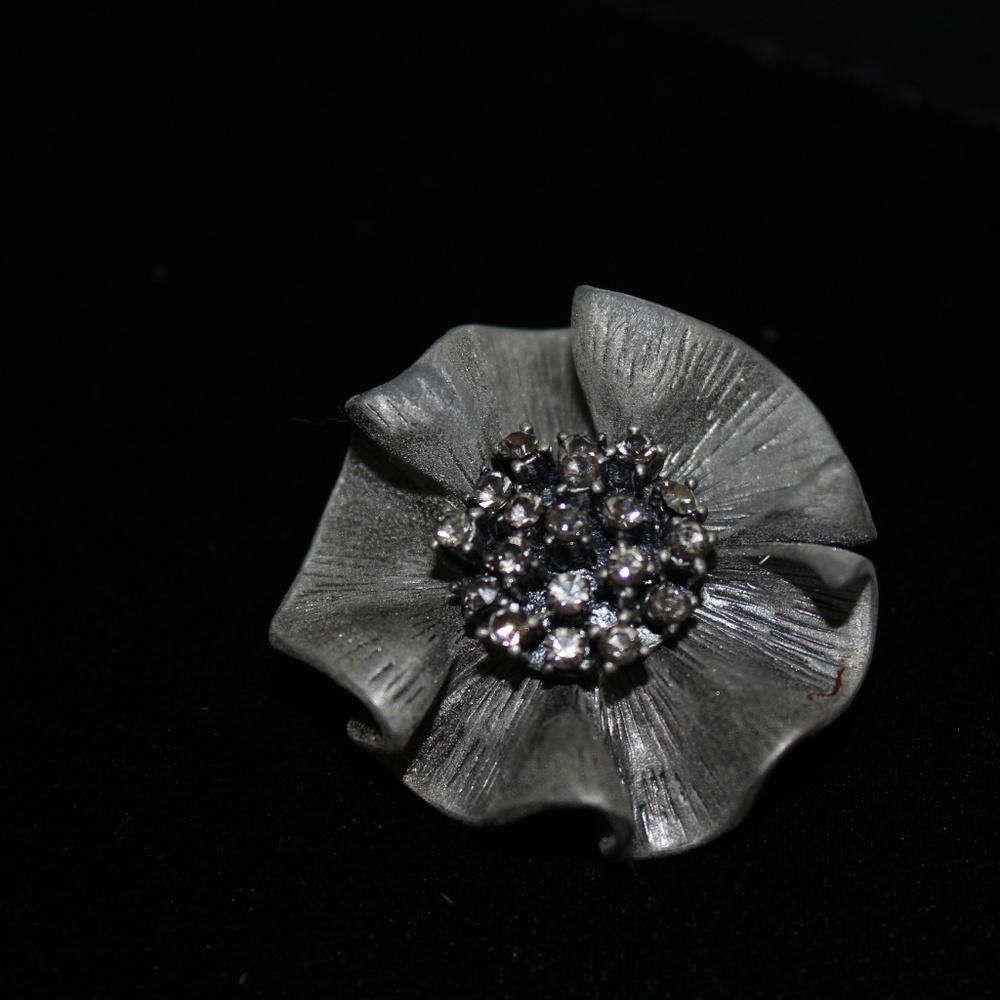 Premier Designs Brooch Pin - Picture 2 of 3